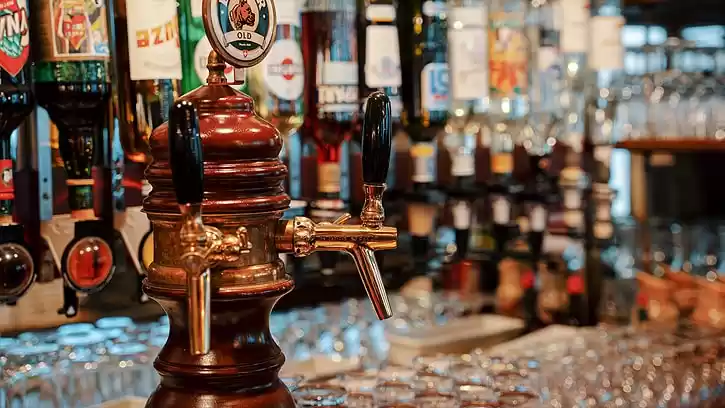 À-propos de notre Restaurant, Café du Commerce à Aubonne VD en Suisse « le plus parisien des bistrots vaudois »
